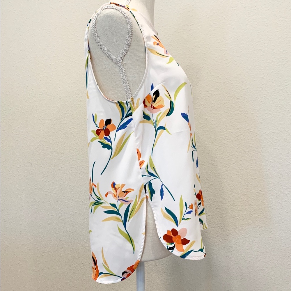 NWOT- Floral Split Side High-Low Blouse